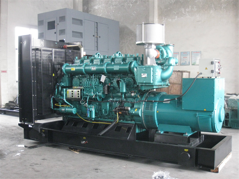 龙滚镇200KW 柴油发电机的油耗是多少?